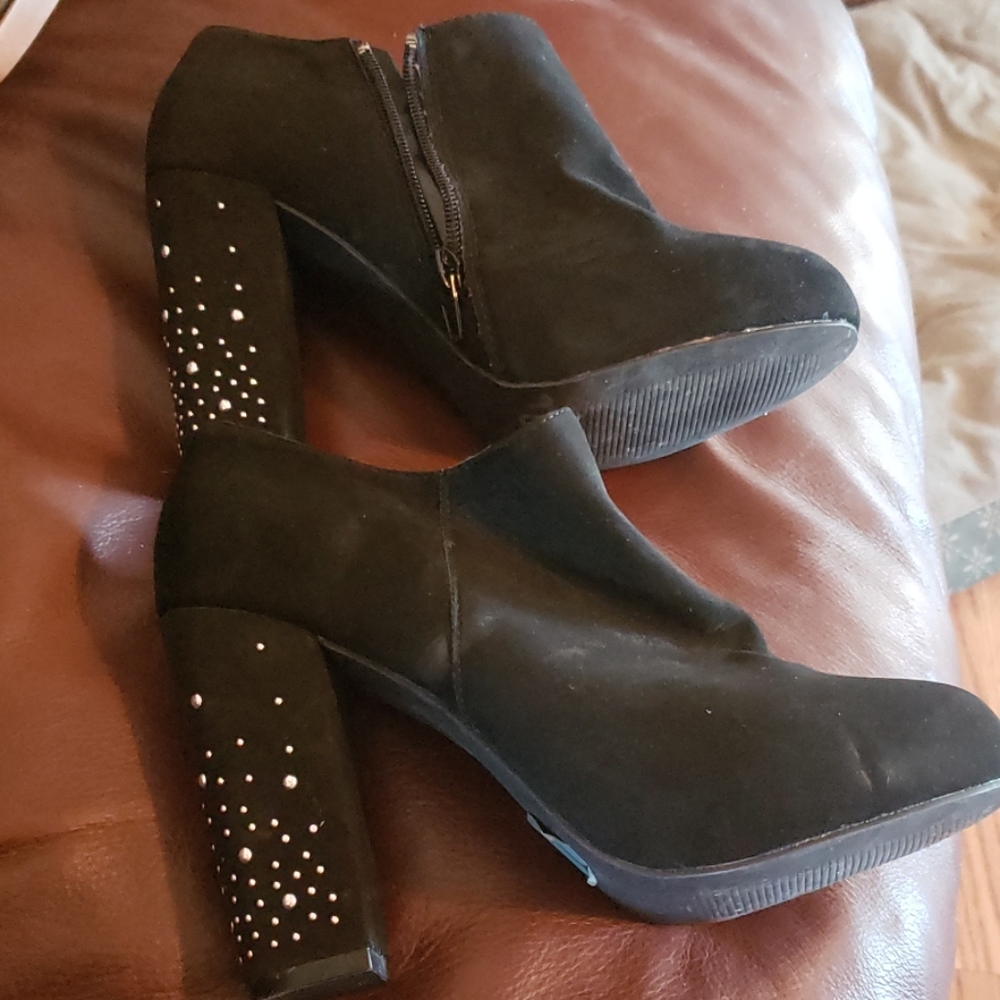 Giani Heeled ankle shoes by me Too